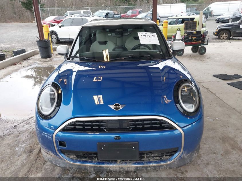 2025 Mini Hardtop Cooper VIN: WMW13GD07S2W70762 Lot: 43974930