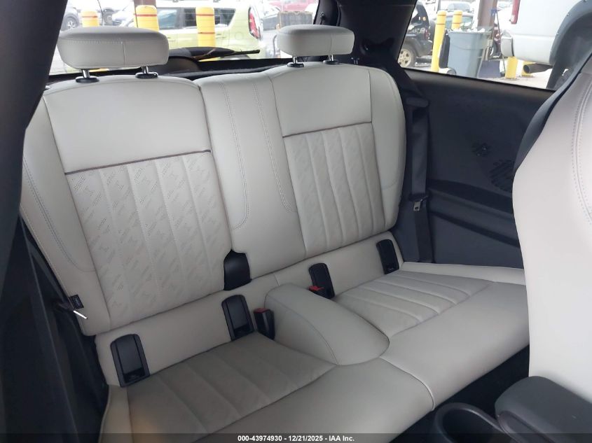 2025 Mini Hardtop Cooper VIN: WMW13GD07S2W70762 Lot: 43974930