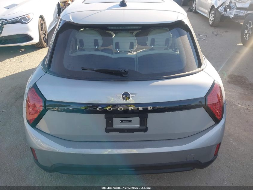 2025 Mini Hardtop Cooper VIN: WMW43GD02S2W88650 Lot: 43974936