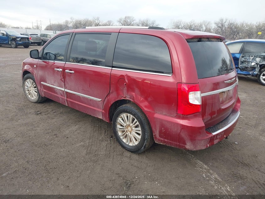 2014 CHRYSLER TOWN & COUNTRY auction photo 3