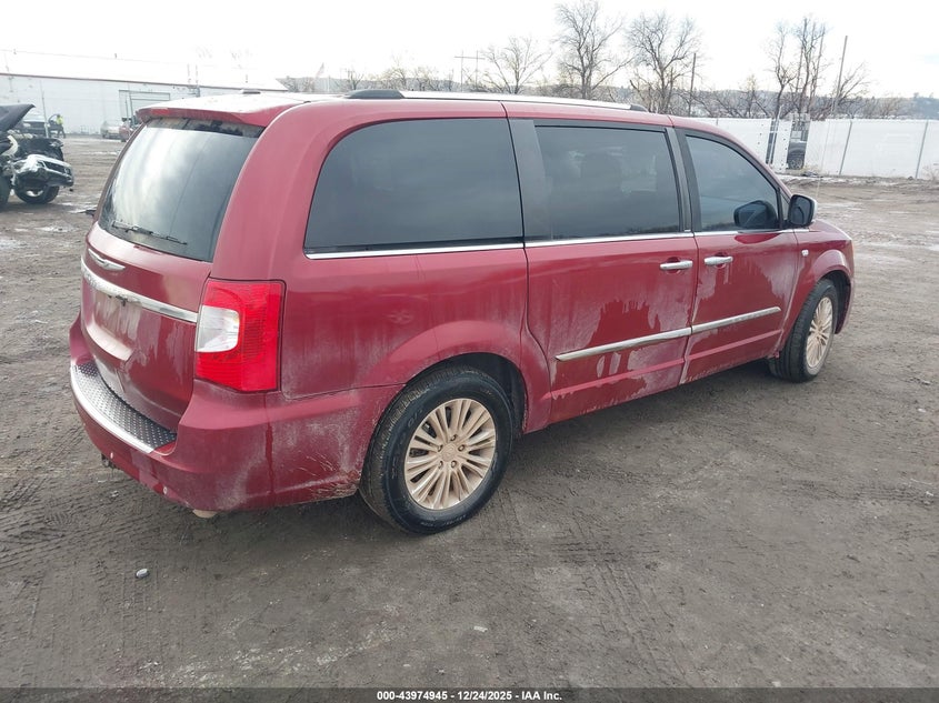 2014 CHRYSLER TOWN & COUNTRY auction photo 4