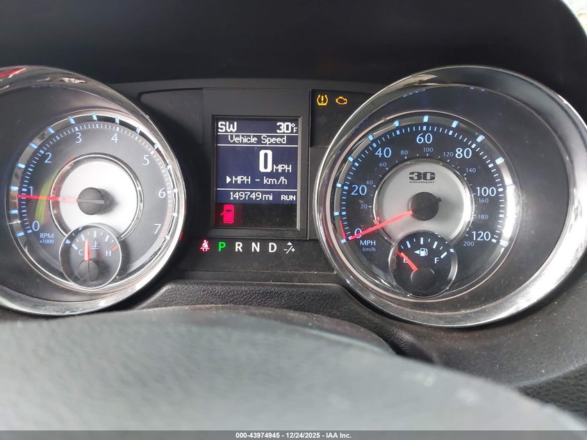 2014 CHRYSLER TOWN & COUNTRY auction photo 7