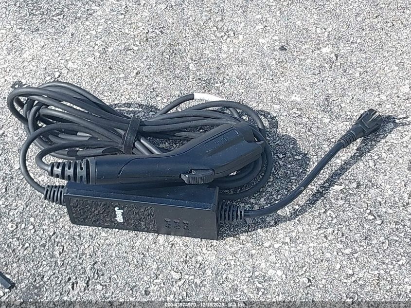 2024 Jeep Grand Cherokee 4Xe VIN: 1C4RJYB61RC136640 Lot: 43974970