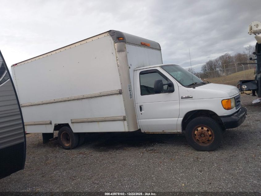 2007 Ford E-350 Cutaway VIN: 1FDSE35L57DA09953 Lot: 43975103