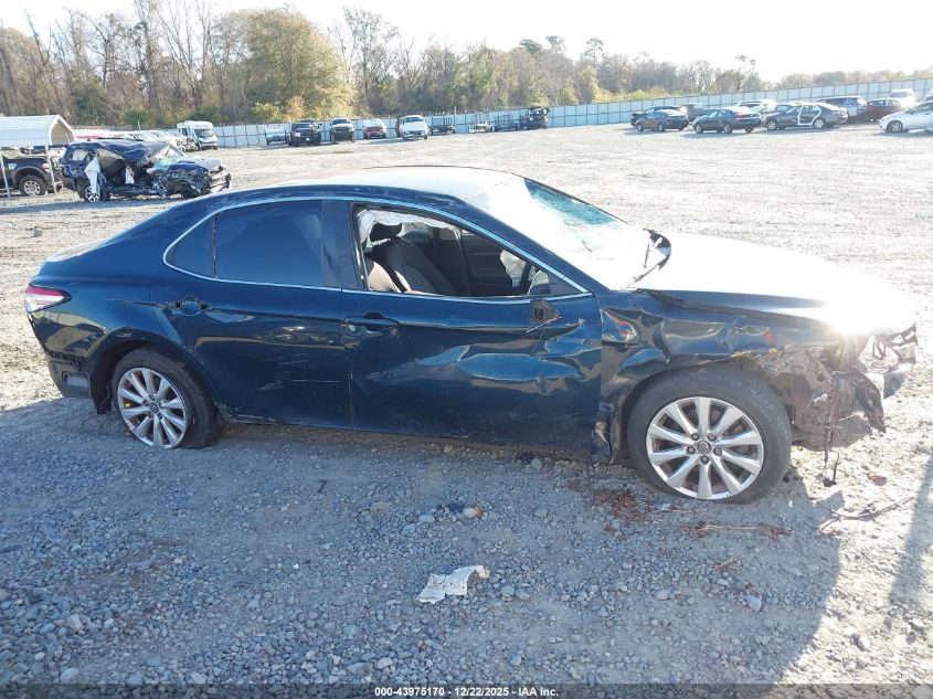 2018 Toyota Camry Le VIN: 4T1B11HK4JU533279 Lot: 43975170
