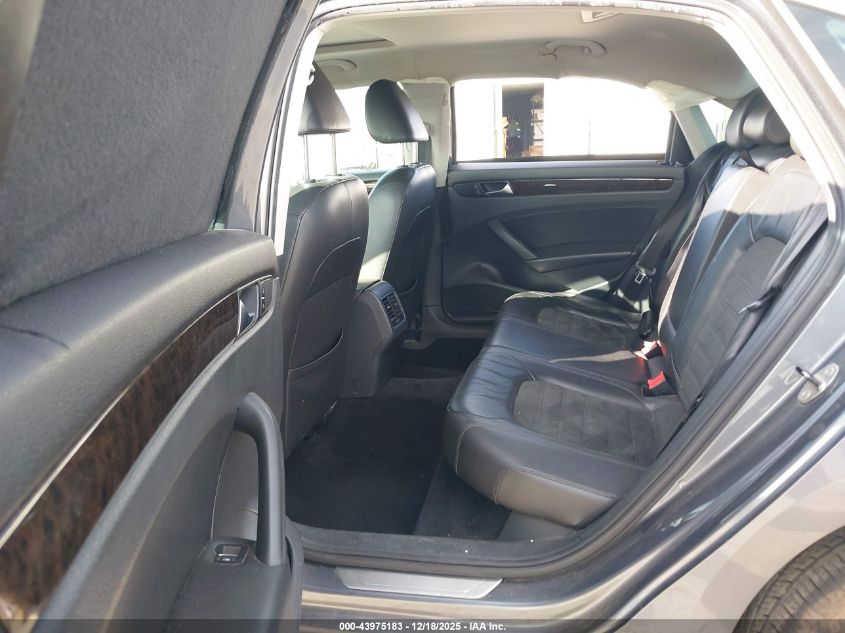 2014 Volkswagen Passat 1.8T Sel Premium VIN: 1VWCT7A33EC044132 Lot: 43975183