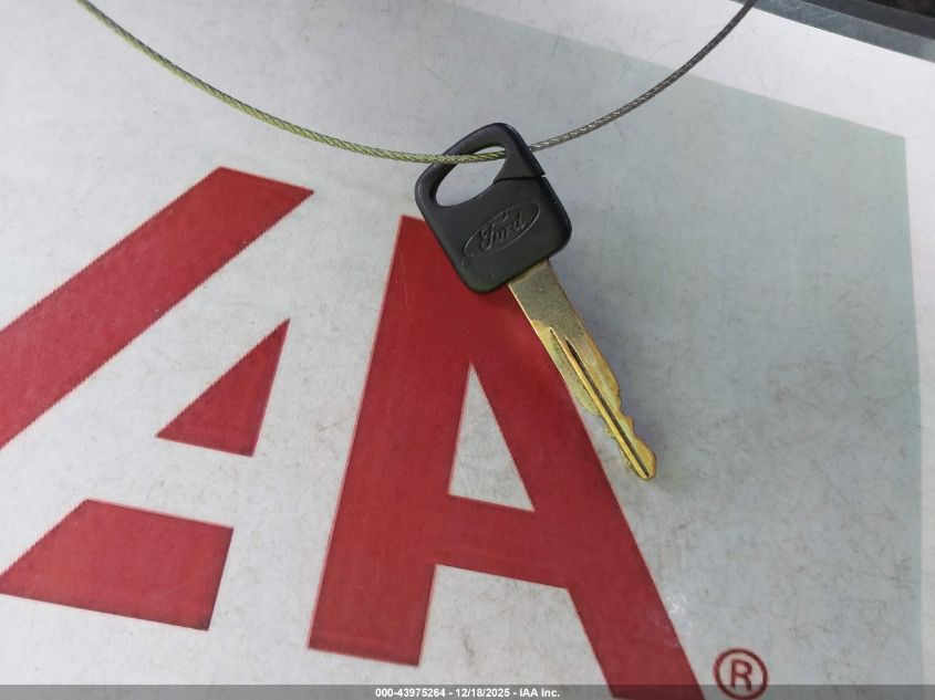 2002 Ford F-250 Lariat/Xl/Xlt VIN: 1FTNW21F82ED70010 Lot: 43975264