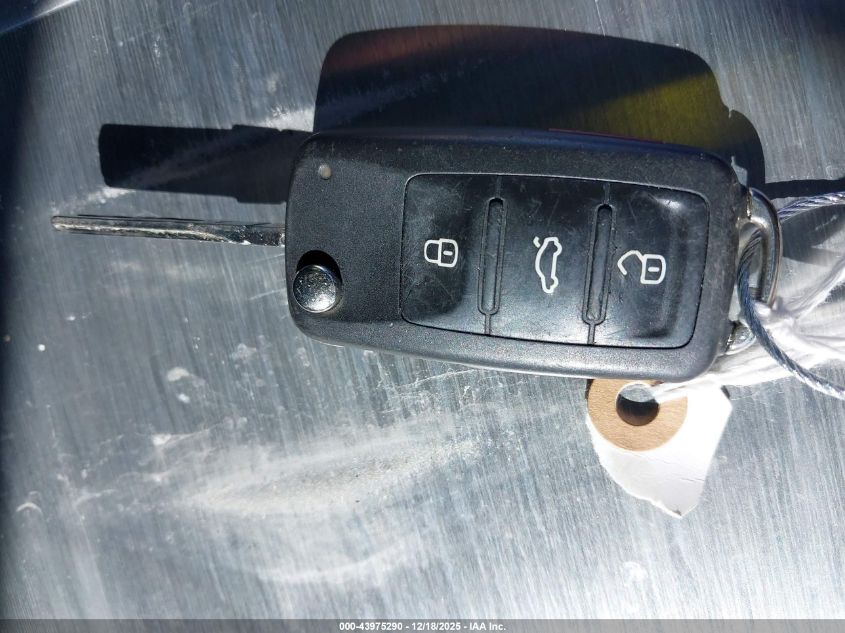 2015 Volkswagen Passat 1.8T Limited Edition VIN: 1VWAS7A37FC086900 Lot: 43975290