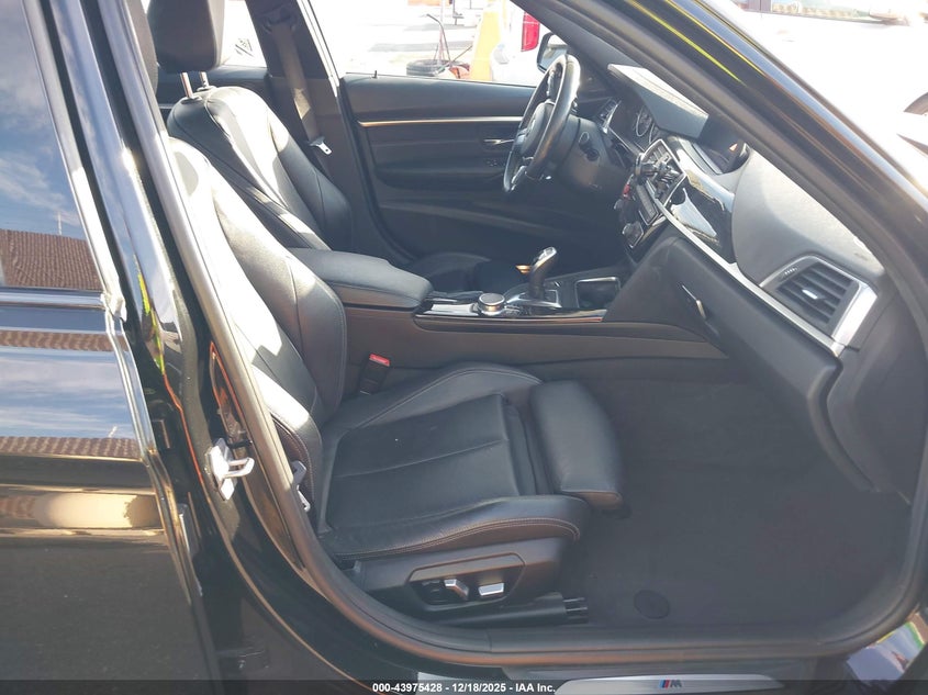 VIN: WBA8B3G55JNV01242 2018 BMW 340I