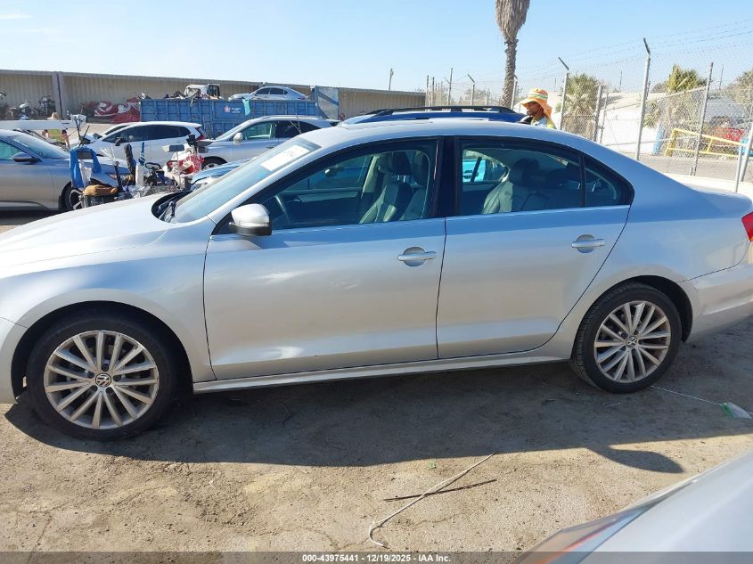 2011 Volkswagen Jetta 2.5L Sel VIN: 3VWLZ7AJ7BM307780 Lot: 43975441