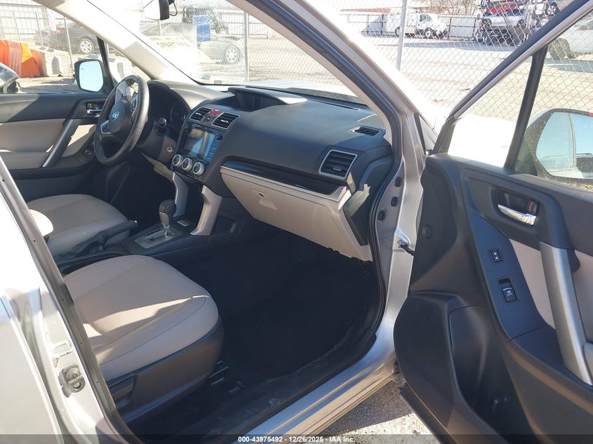 2017 SUBARU FORESTER auction photo 5