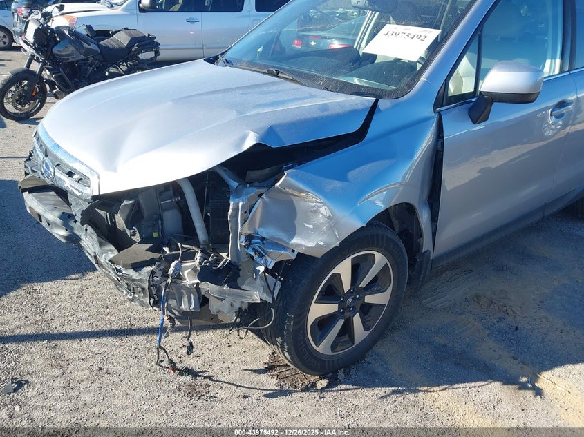 2017 SUBARU FORESTER auction photo 6