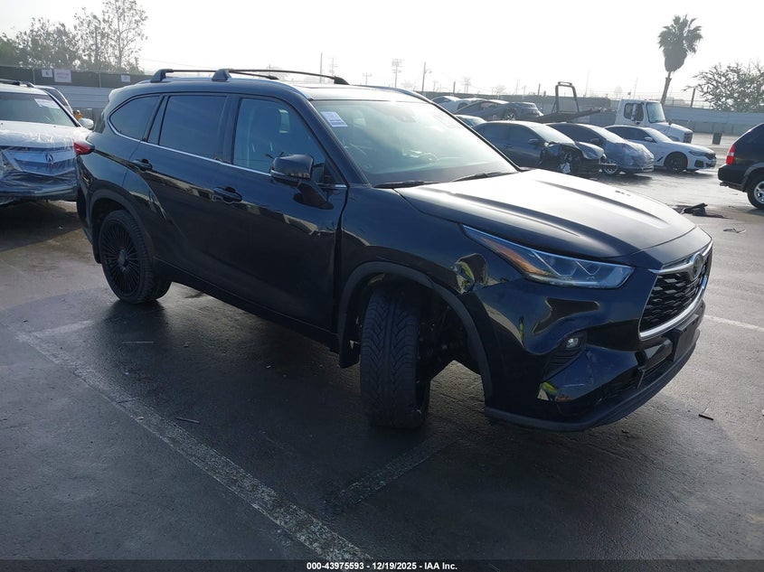 TOYOTA HIGHLANDER LIMITED 2022