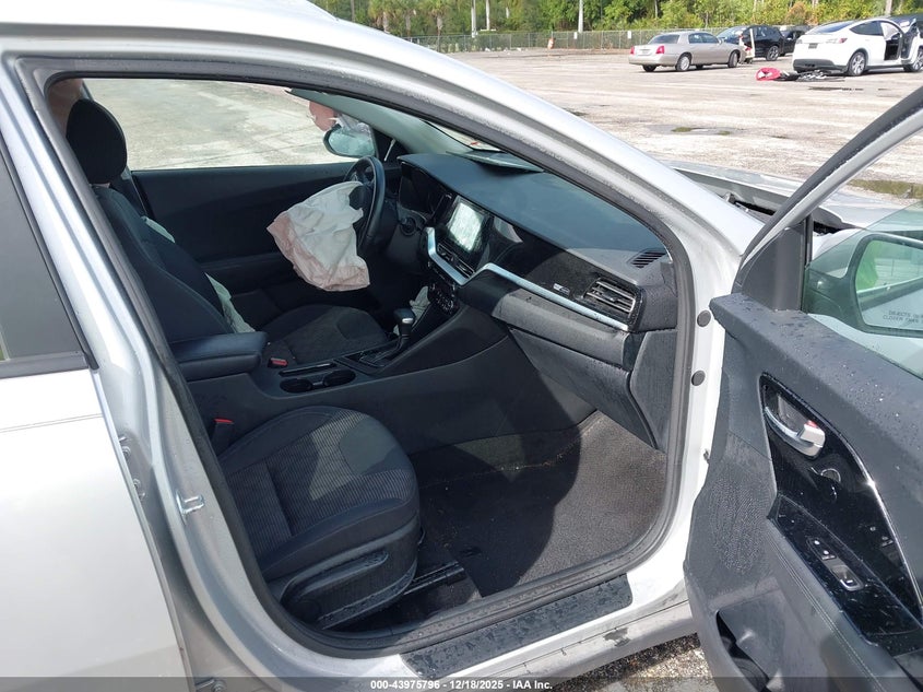 KNDCB3LC5M5478941 2021 KIA NIRO photo no. 5
