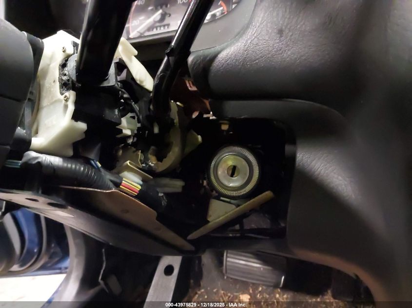 1999 Honda Cr-V Ex VIN: JHLRD1864XC003876 Lot: 43975829