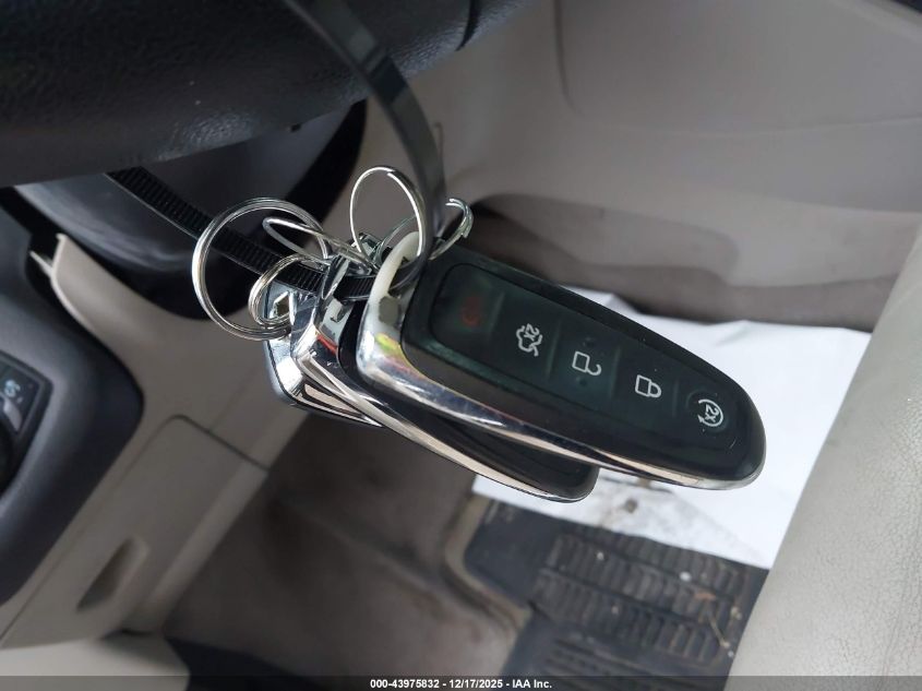 2014 Ford Escape Titanium VIN: 1FMCU9J91EUB64677 Lot: 43975832