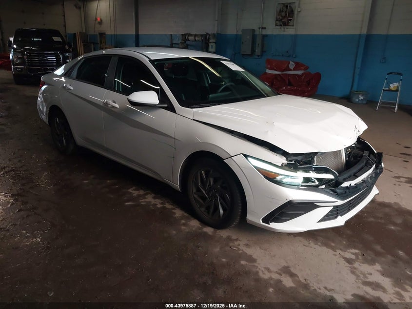 2024 Hyundai Elantra Sel