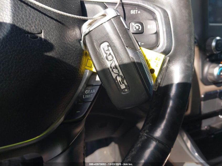 2019 Ram 1500 Laramie 4X2 5'7 Box VIN: 1C6RREJT6KN558595 Lot: 43975892