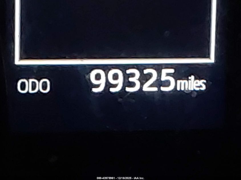 2018 Toyota Camry Le VIN: 4T1B11HK3JU656166 Lot: 43975961