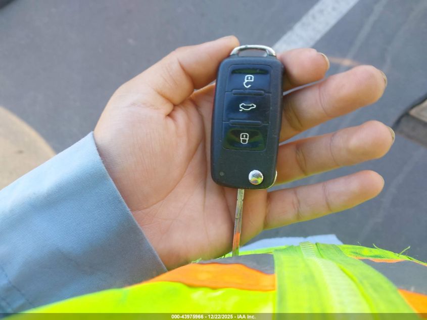 2010 Volkswagen Tiguan Wolfsburg Edition VIN: WVGBV7AX8AW533707 Lot: 43975966