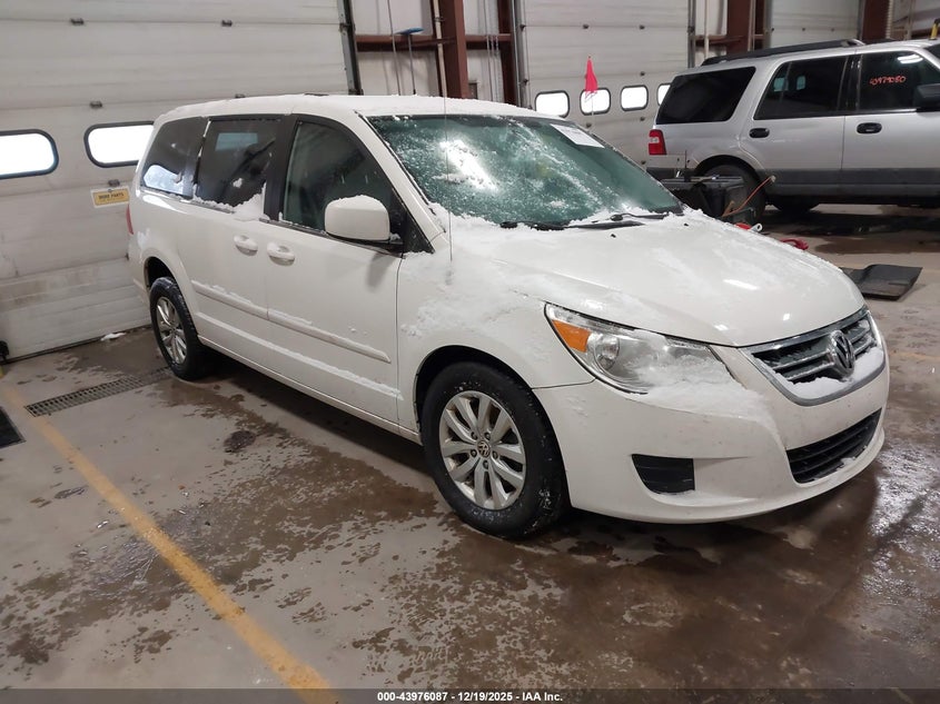 2012 Volkswagen Routan Se