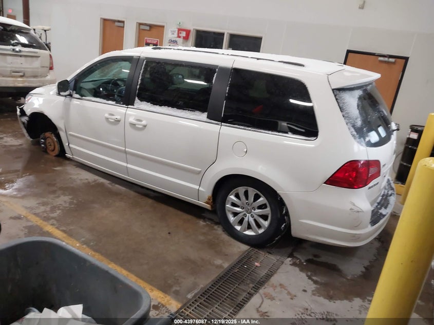 2012 Volkswagen Routan Se