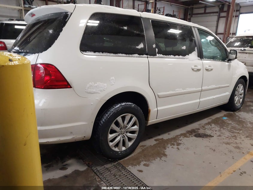 2012 Volkswagen Routan Se