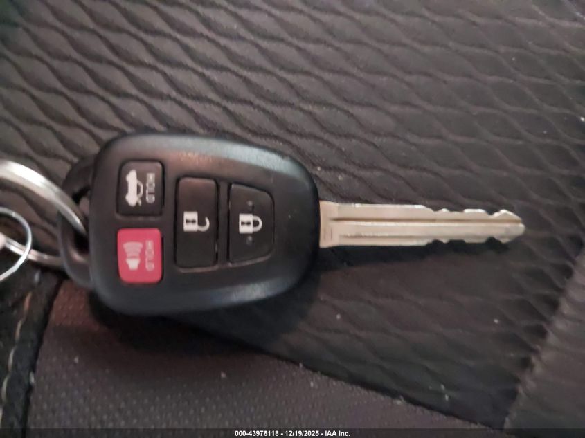 2017 Toyota Corolla Le VIN: 2T1BURHE0HC789995 Lot: 43976118