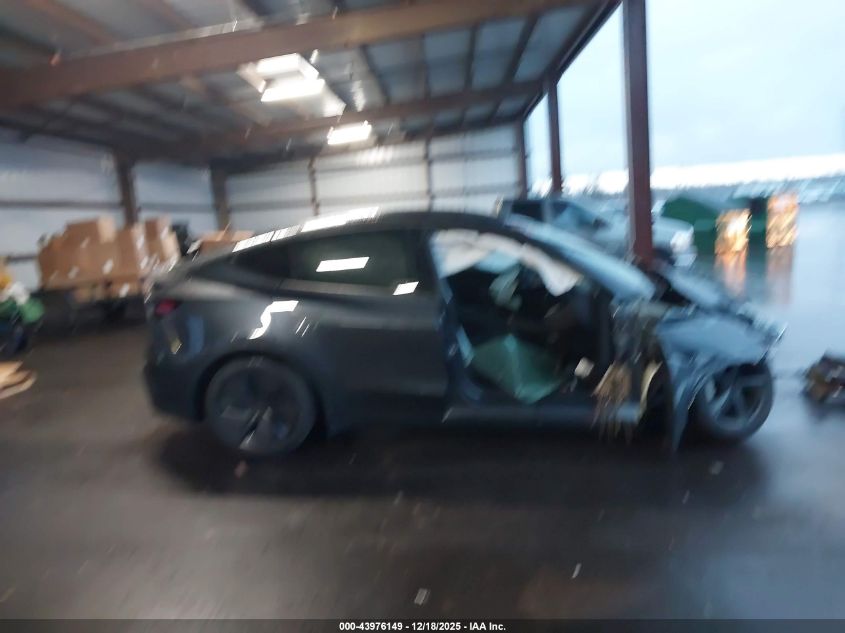 2026 Tesla Model Y Premium Rear-Wheel Drive VIN: 7SAYGDED4TA589268 Lot: 43976149