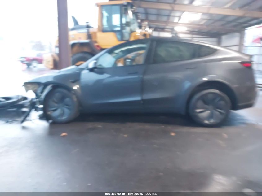 2026 Tesla Model Y Premium Rear-Wheel Drive VIN: 7SAYGDED4TA589268 Lot: 43976149