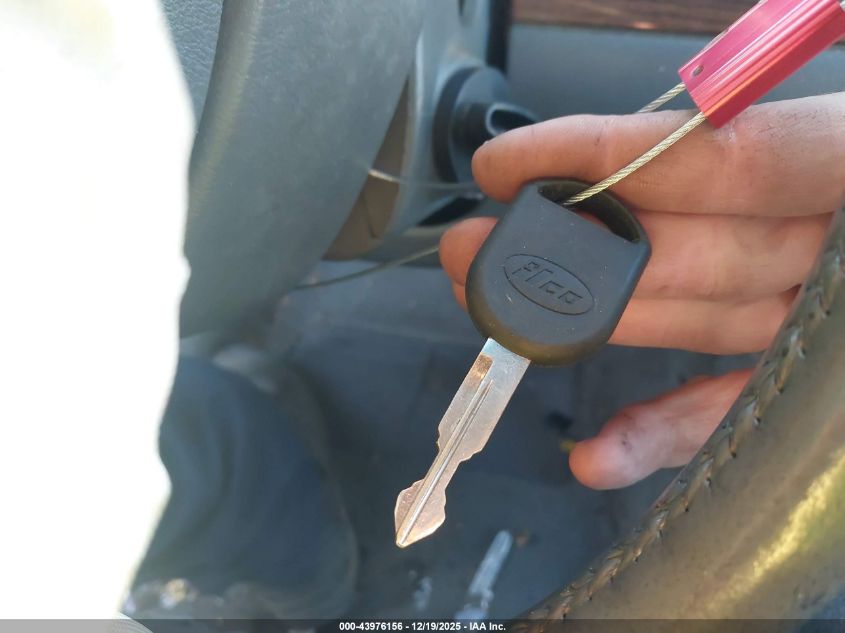 2003 Ford Crown Victoria Lx VIN: 2FAFP74W23X122335 Lot: 43976156