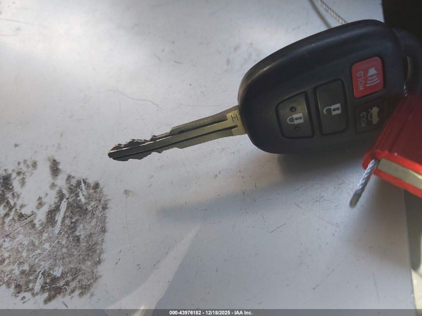 2017 Toyota Corolla Se VIN: 2T1BURHE2HC933112 Lot: 43976182