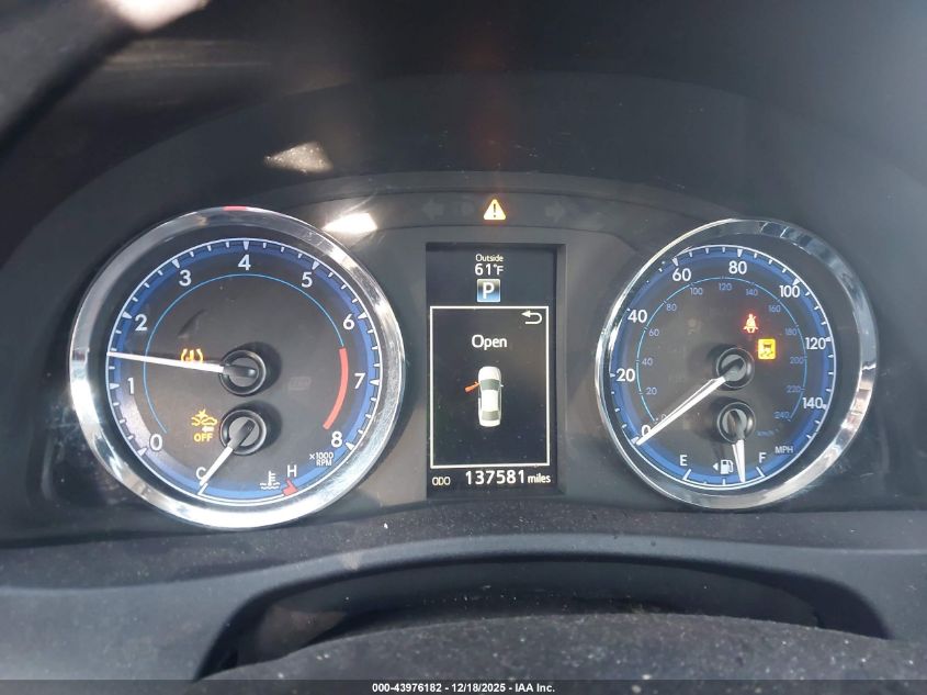 2017 Toyota Corolla Se VIN: 2T1BURHE2HC933112 Lot: 43976182