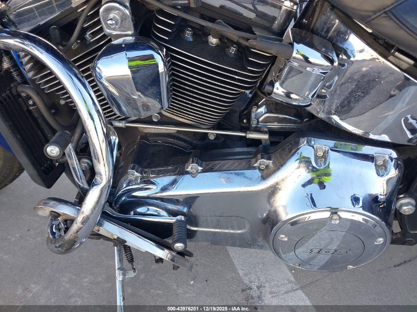 2017 Harley-Davidson Flstc Heritage Softail Classic VIN: 1HD1BWV11HB041254 Lot: 43976201
