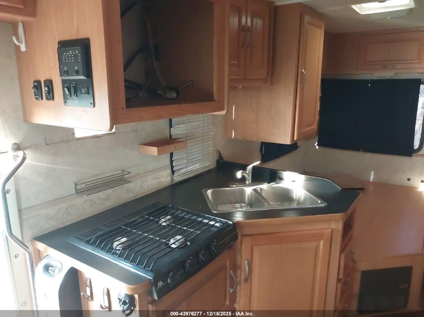 2005 Ford E-350 Cutaway Standard VIN: 1FDWE35L05HB32793 Lot: 43976277