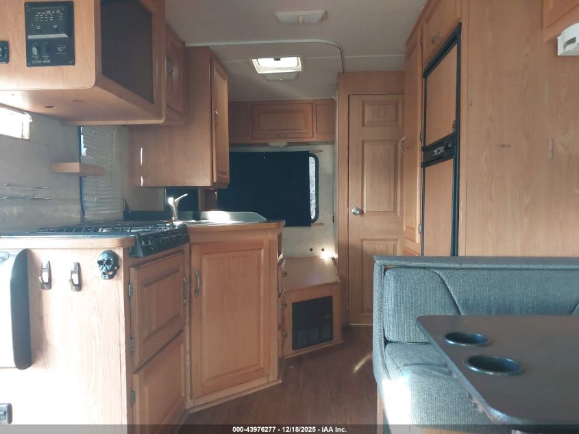 2005 Ford E-350 Cutaway Standard VIN: 1FDWE35L05HB32793 Lot: 43976277