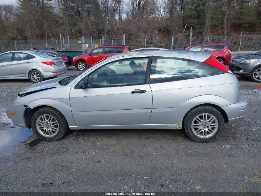 2005 Ford Focus VIN: 3FASP31N45R157285 Lot: 43976302