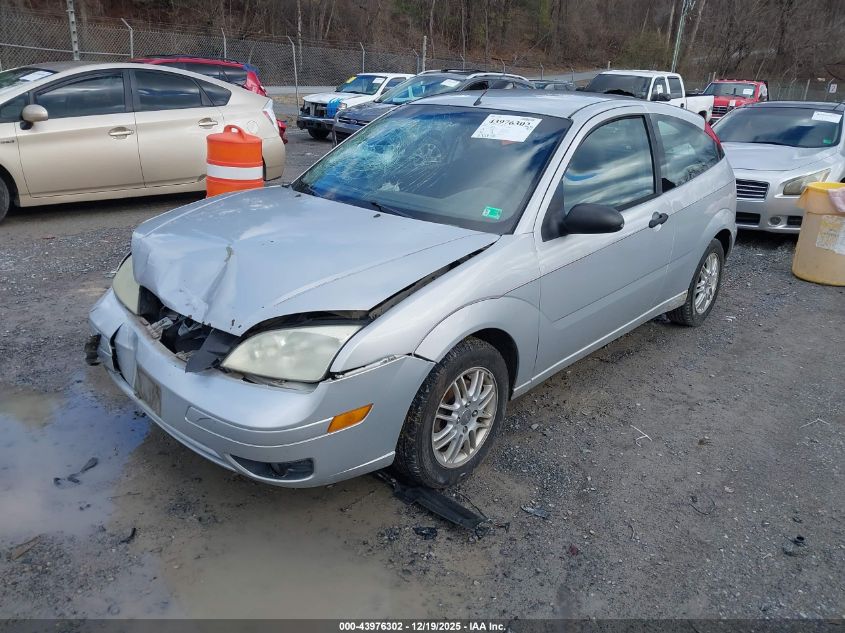 2005 Ford Focus VIN: 3FASP31N45R157285 Lot: 43976302