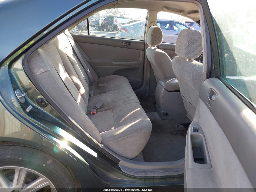 2002 Toyota Camry Le VIN: JTDBE32K420117173 Lot: 43976321