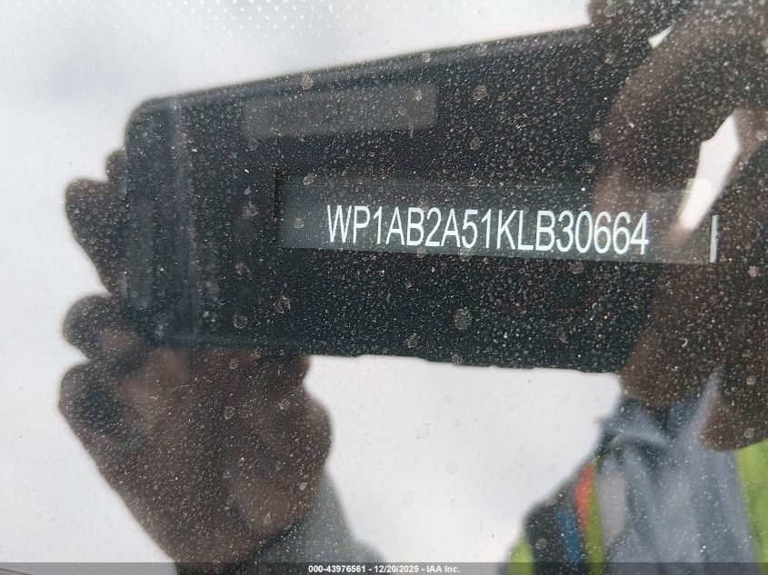 2019 Porsche Macan S VIN: WP1AB2A51KLB30664 Lot: 43976561