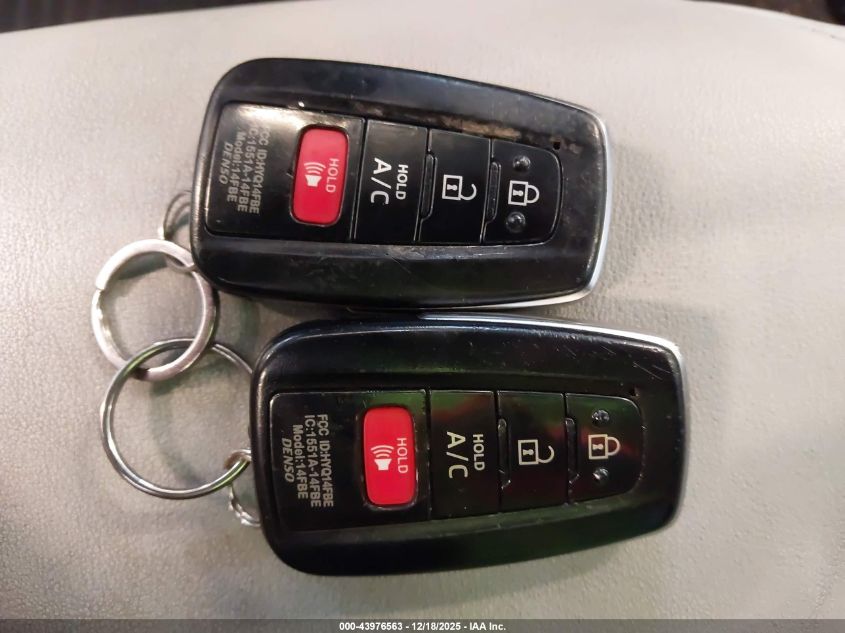 2018 Toyota Prius Prime Premium VIN: JTDKARFP7J3093291 Lot: 43976563