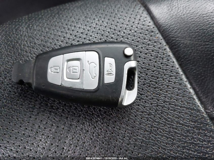 2012 Hyundai Veracruz Limited VIN: KM8NU4CC7CU200745 Lot: 43976641