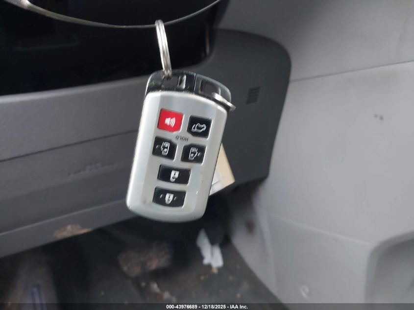 2017 Toyota Sienna Xle Premium 7 Passenger VIN: 5TDDZ3DC6HS163547 Lot: 43976689