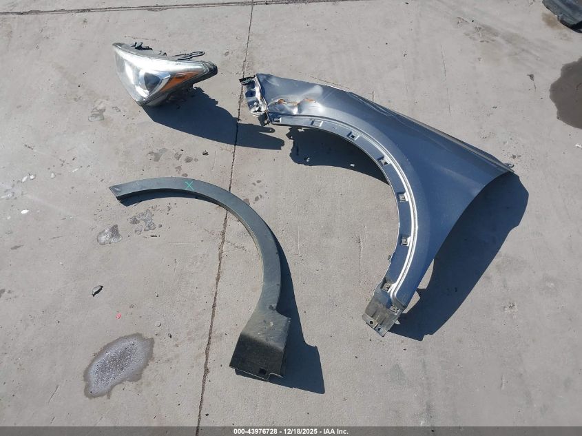 2018 Hyundai Santa Fe Sport 2.4L VIN: 5NMZU3LB2JH104310 Lot: 43976728