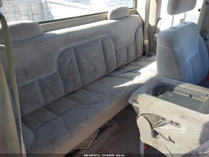 1998 Chevrolet C1500 Fleetside VIN: 2GCEC19M6W1268623 Lot: 43976774