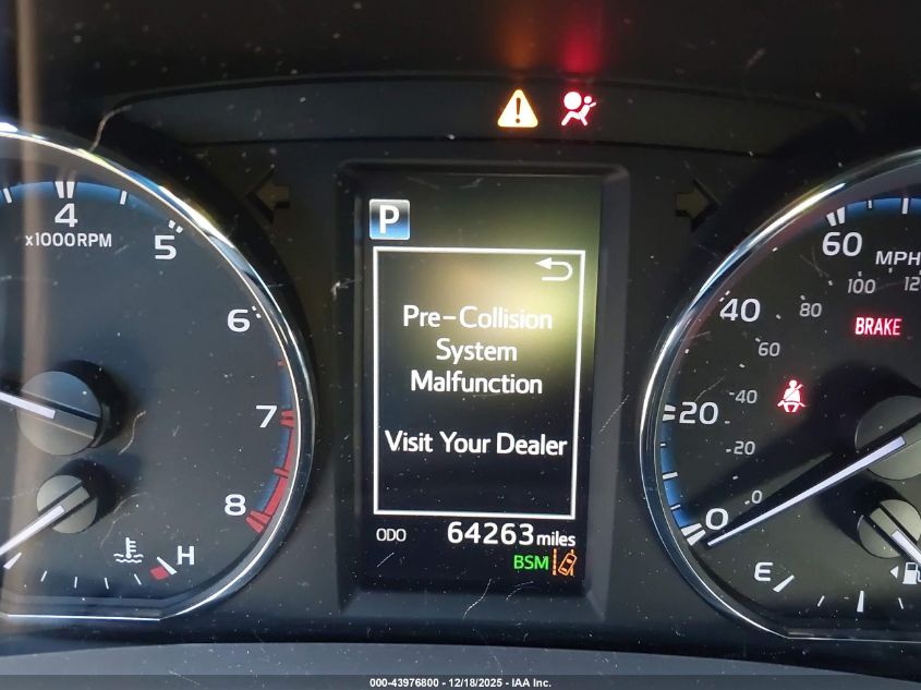 2018 Toyota Rav4 Limited VIN: JTMYFREV6JD117568 Lot: 43976800