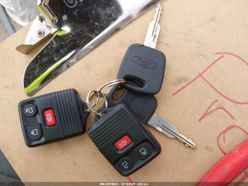 1999 Ford Explorer Eddie Bauer/Limited/Xlt VIN: 1FMZU34E2XUA17612 Lot: 43976803