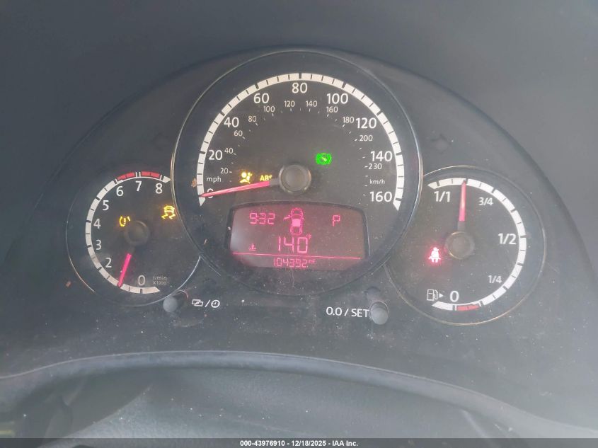 2014 Volkswagen Beetle 1.8T Entry VIN: 3VWF17AT2EM638633 Lot: 43976910