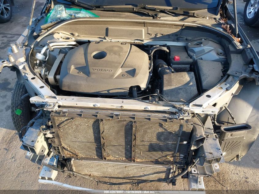 2018 Volvo Xc60 T5 Momentum VIN: YV4102RK2J1042683 Lot: 43976997