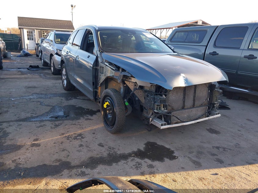 YV4102RK2J1042683 2018 Volvo Xc60 T5 Momentum auction photo 1